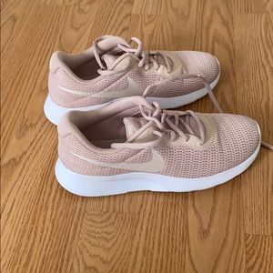 Nike Women’s Tanjun Shoes